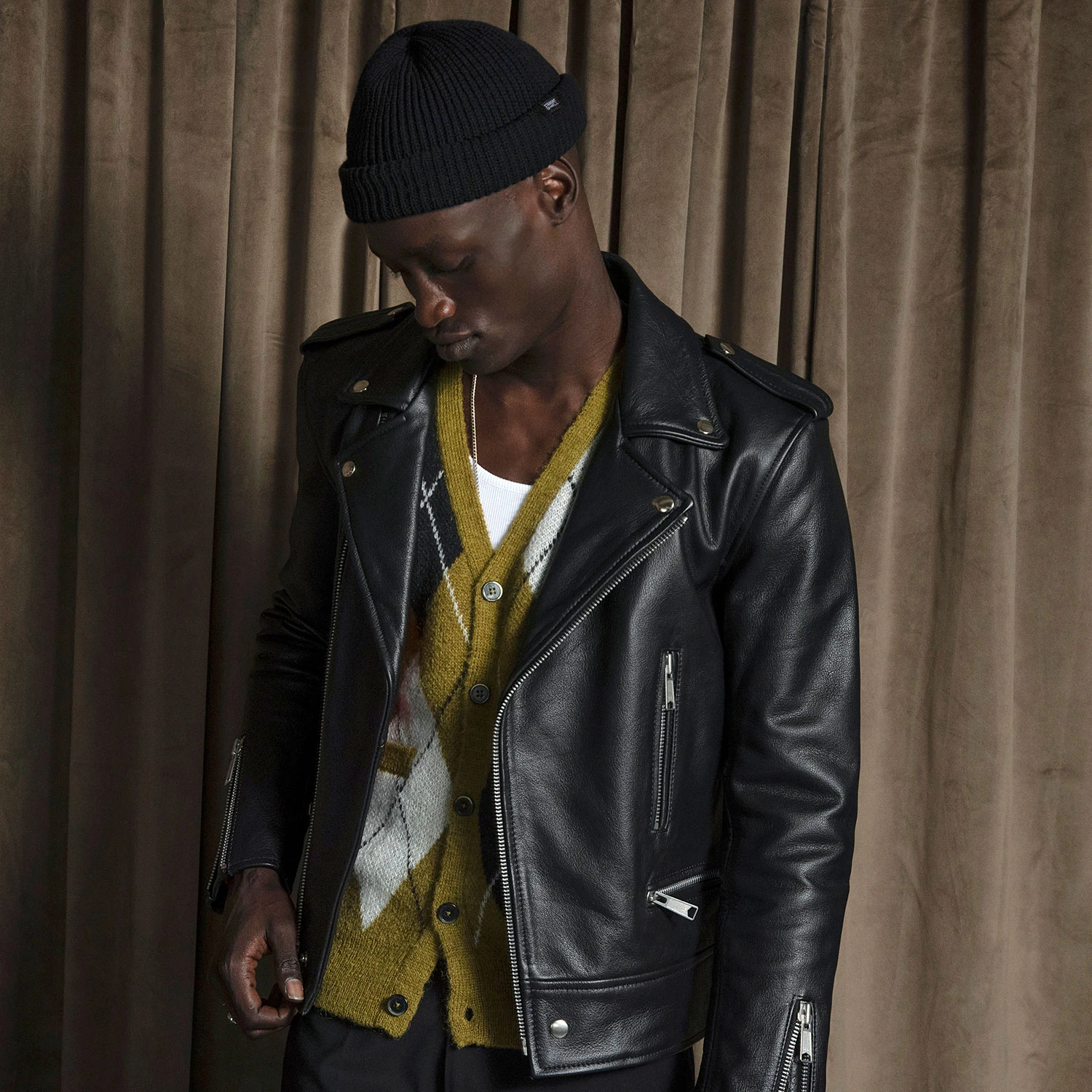 Wanderer – Black Wool Short Beanie 6 Wanderer – Black Wool Short Beanie - Image 6