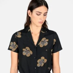 Heart Full Of Soul – Black And Yellow Floral Print Shirt (Size XS, M, 2XL, 3XL) -Straight To Hell hea ful sou wom w 4