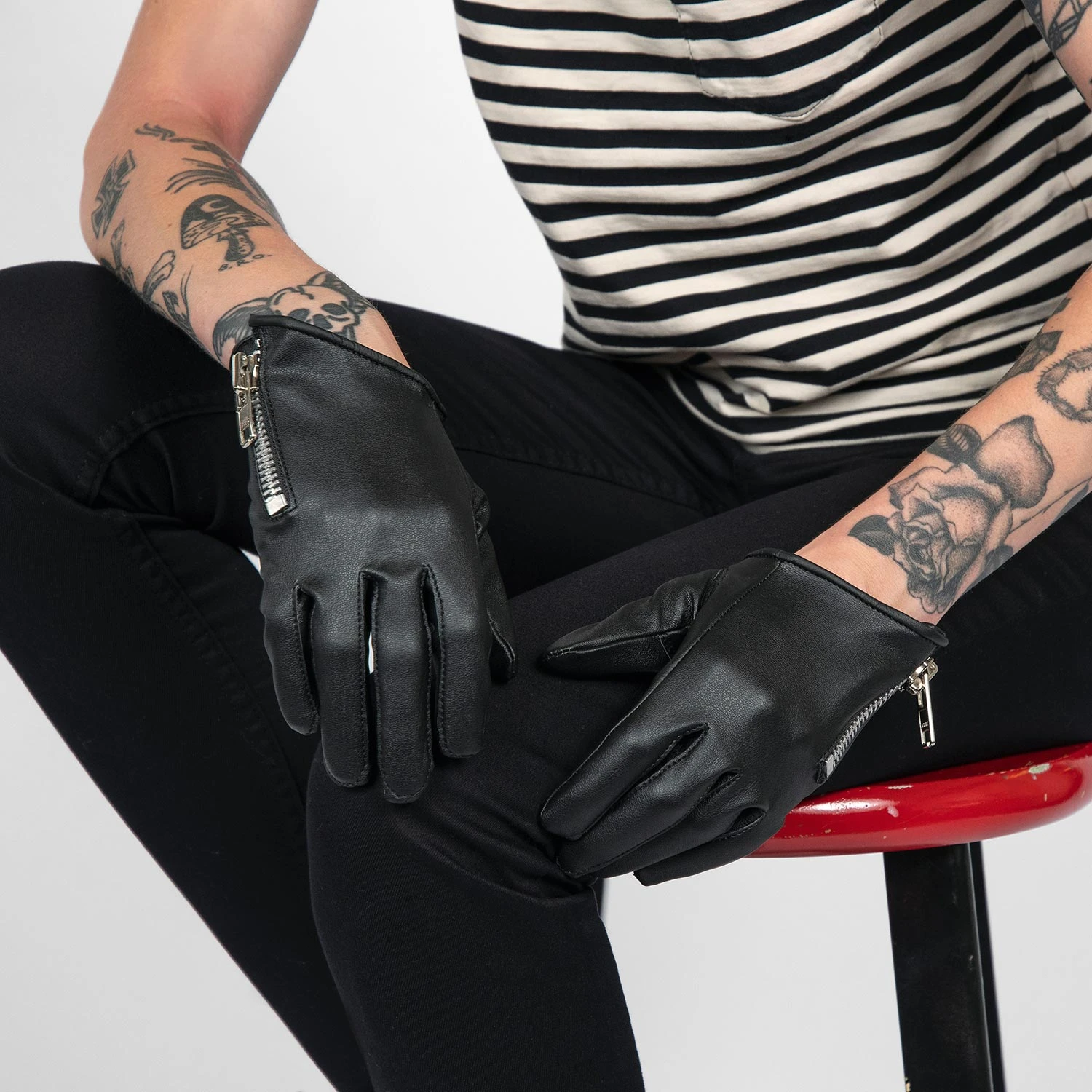 Vegan Throttle – Faux Leather Zip Gloves (Size XS) 3 Vegan Throttle – Faux Leather Zip Gloves (Size XS) - Image 3